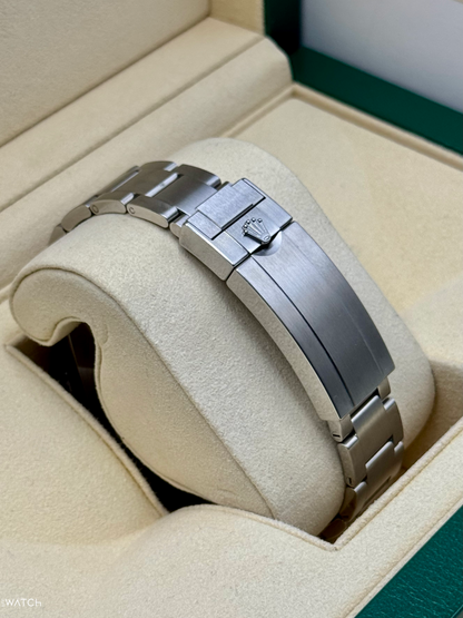 2019 Rolex Submariner “Hulk” 40mm  Green Dial