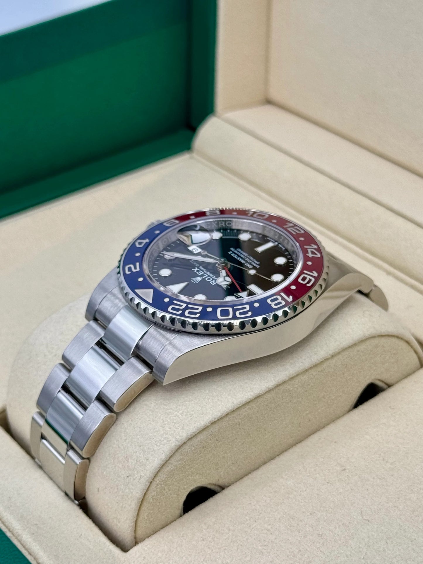 NEW 2025 Rolex GMT-Master II "Pepsi" 40mm